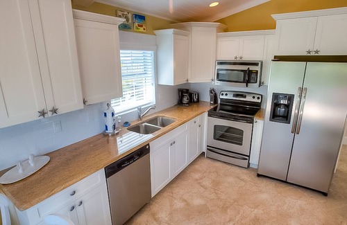 Holmes Beach Condominio | Island Hideaway by AMI Locals