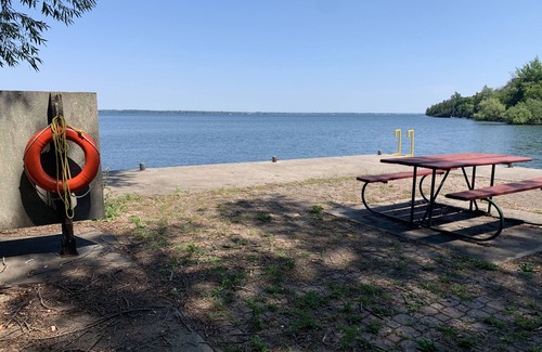 Loyalist Casa | Island Home in Stella- steps to the lake