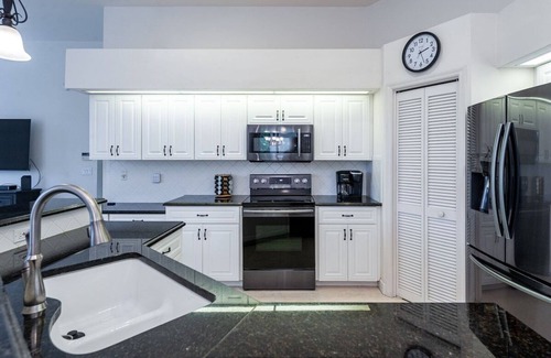 Beachview Country Club Estates Casa | Island Home w/ Pool, covered deck outdoor dining,15min walk to beach, desk