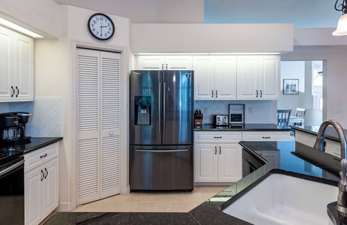 Beachview Country Club Estates Casa | Island Home w/ Pool, covered deck outdoor dining,15min walk to beach, desk
