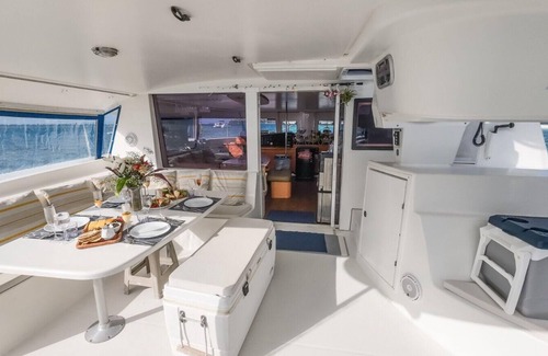 Carti Tupile Alquiler De Eote | Island Hopping on Luxury Private Crewed All-Inclusive Yacht