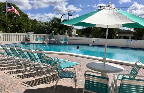 Siesta Key Villa | Island House Beach Resort - Villa 10B