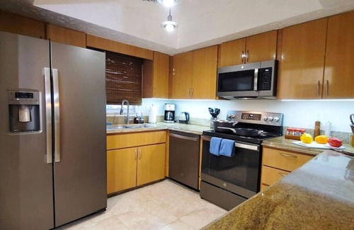 Singer Island Apartamento | Island life 2 br 2-ba walk 2 beach, Snorkel & Surf