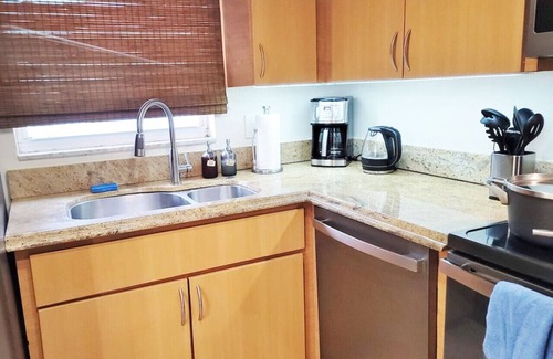Singer Island Apartamento | Island life 2 br 2-ba walk 2 beach, Snorkel & Surf