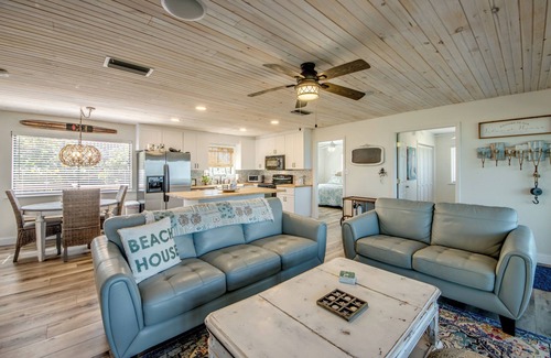 Placida Casa | Island Life Little Gasparilla Home Waterfront on the Bay w/Private Dock