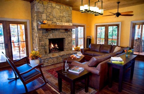 Tuckasegee Cabina | "Island Lodge" rodeado de agua