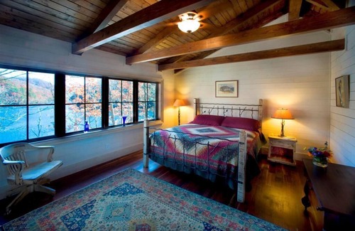 Tuckasegee Cabina | "Island Lodge" rodeado de agua