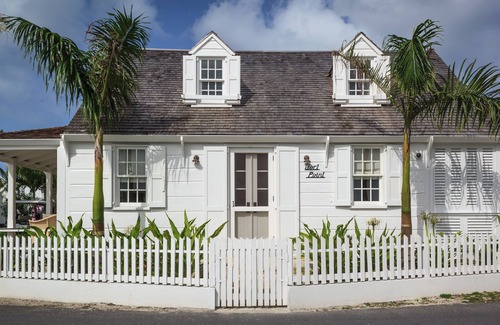 Dunmore Town Cabaña | Island Oasis in the heart of Dunmore town