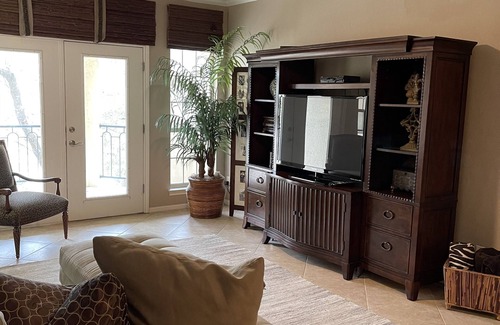 Highland Lake Estates Condominio | Island on Lake Travis Luxury Lake Escape