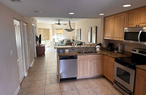 Capri Isle Condominio | Island Retreat: 2BR Condo Across from Beach