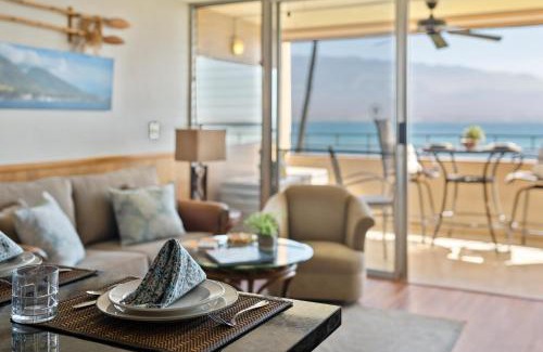 Maalaea Casa | Island Sands 210 · IS 210 OceanFront Condo Expansive Ocean Views