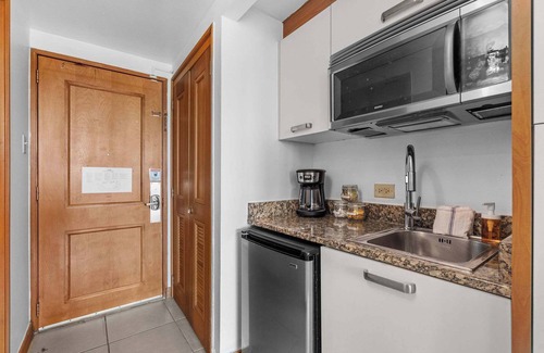 Puerta de Tierra Apartamento | CLV #7327 Island Studio