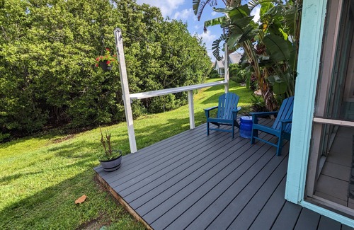 Jensen Beach Casa | Island Time-Walk to the beach-Intercoastal home in tropical paradise!