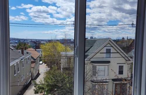 Munjoy Hill Apartamento | Island View House BnB Self Check-in # 3 / Free Parking