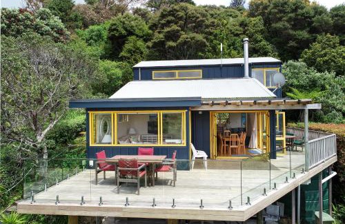 Palm Beach Casa | Island View - Stay Waiheke