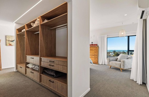 Waihi Beach Casa | Island Views - Waihi Beach Holiday Home