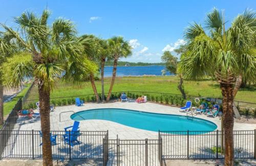 Sunnyside Apartamento | Islandia 319 Waterfront With A Pool