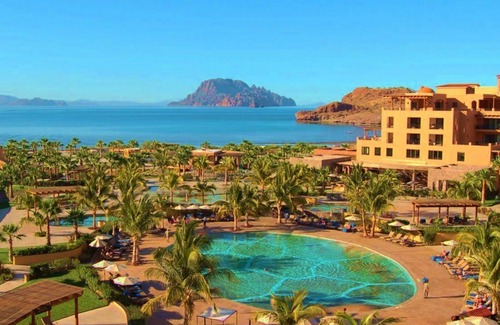 Loreto Complejo | Islands at Loreto 4 bdrm or 3