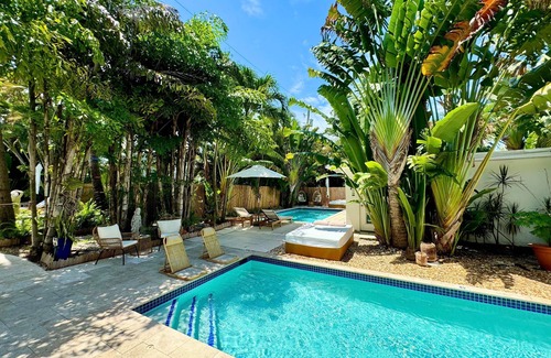 Wilton Manors Apartamento | Islands Inn on the Drive - Sunset Suite - King Bed - B1