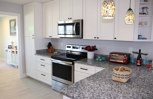 Emerald Isle Cabaña | Isle N Joy 4BR, 2BA Steps from the Beach with Ocean & Sound Views