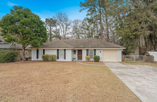 Isle of Hope Historic District Casa | Isle of Hope Artistic Island Jewel!