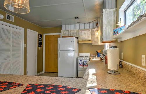 Midway Casa | Isle of Wight Tri-Level Home with Private Boat Dock!