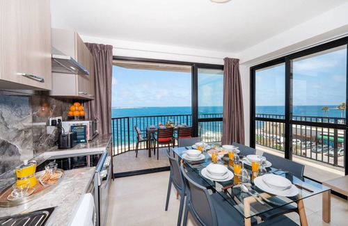 Bugibba Apartamento | Islet Seafront Apartment Corner Terrace