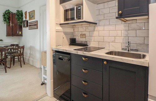 Waterloo Cabaña | ISMAY BILLIARD ROOM APARTMENT - TITANIC INTEREST in Waterloo, Merseyside