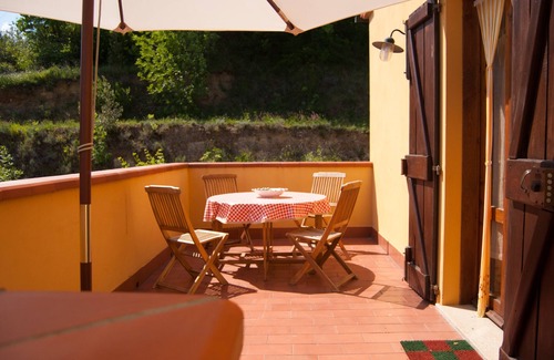 Riparbella Apartamento | Granja aislada y tranquila ubicada en las laderas de un valle encantador