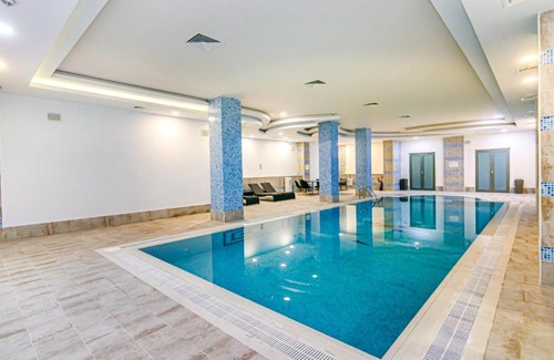 Baku Apartamento | İsr Baku Hotel apartment with a pool