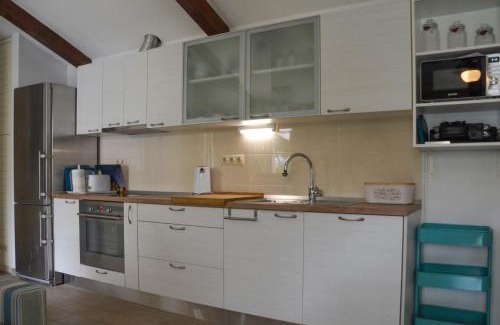 Kastel Gomilica Casa | ISSA Holiday Home - 3 Min Walk to Beach