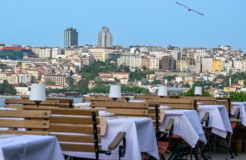 Istanbul City Center Hotel | Istanbul Old City Colorful Houses Balat PETRION Hotel
