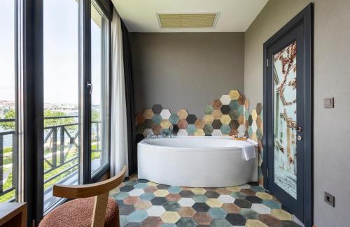 Istanbul City Center Hotel | Istanbul Old City Colorful Houses Balat PETRION Hotel