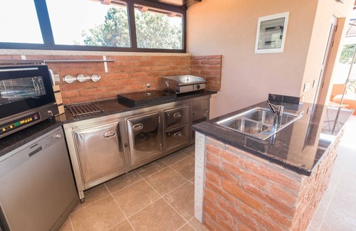 Marcana Villa | IstraKamen - Pool, Jacuzzi, Basketball & Volleyball