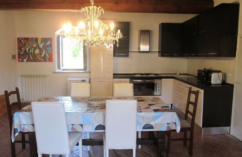 Castelnuovo di Val di Cecina Villa | Villa en Toscana con Piscina y Olivares