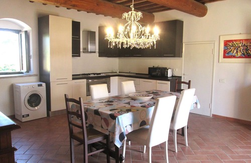 Castelnuovo di Val di Cecina Villa | Villa en Toscana con Piscina y Olivares