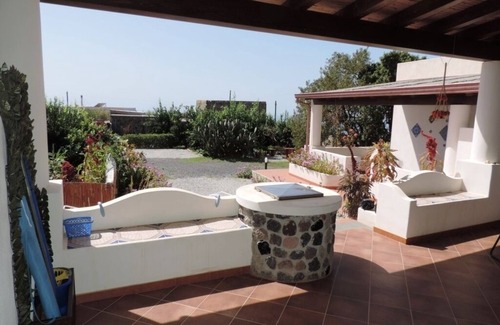 Pianoconte Apartamento | Charming 1-bedroom apartment with WiFi, AC in lovely Lipari