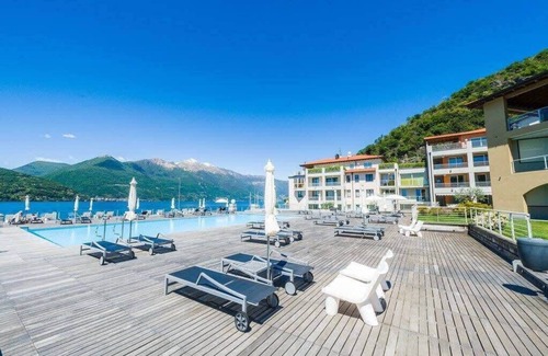 Maccagno Apartamento | 3 bed Lake Maggiore apartment with pool & jacuzzi