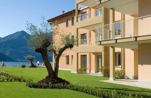 Maccagno Apartamento | Stylish, modern apartment with pool, jacuzzi, WIFI, private balcony