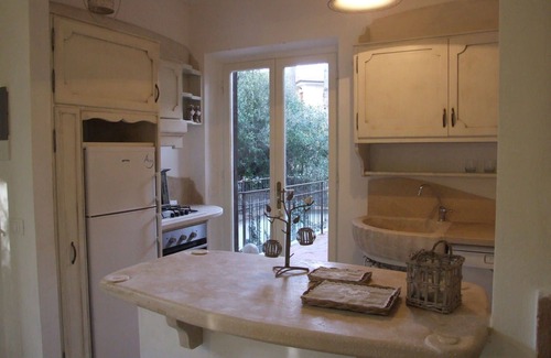 Marina di Castagneto Carducci Apartamento | Precioso apartamento para 8 personas con WIFI, TV, patio y aparcamiento