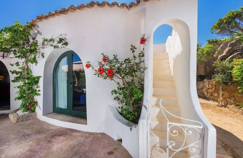 Porto Rafael Villa | Villa near the Beach with Seaview, Wi-Fi, A/C, Terrace and Garden