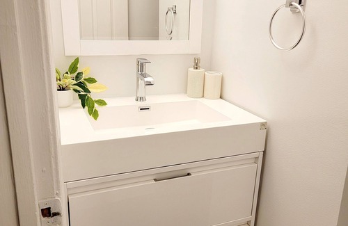 Truxton Circle Apartamento | It's a 10! Chic 1-bedroom located 10 mins from everywhere you want to be in DC