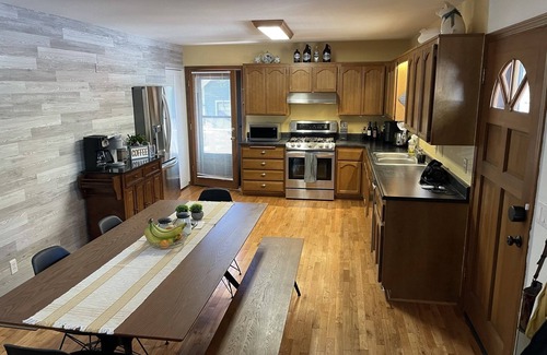 Kachina Village Cabina | It's a cool summer in Flagstaff! Enjoy the pines in a 3/2 with a king bed