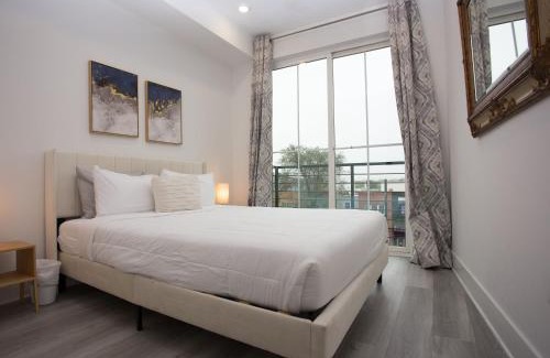 Northeast Casa | It's a Corner unit with cool City Skyline views!