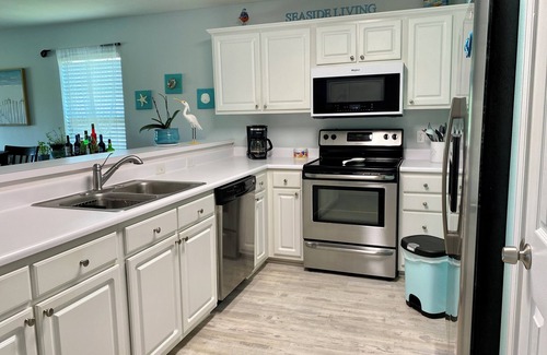 Pawleys Island Cabina | It's all about the view! 2 Bedroom, 2 bath True Blue