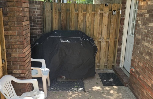Oxford Casa | It's Five O'Clock off South Lamar