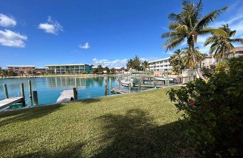 Bahamia West Casa | It's Island Time! Large condo with dock and a view in the heart of Freeport.