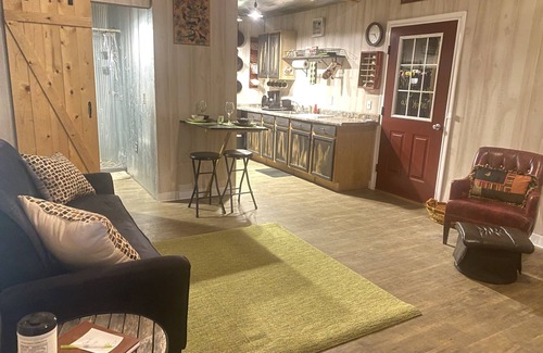 Trappist Cabaña | It’s Quit’n Time ❤️ Lost On Purpose Retreat❤️ Sleeps 5