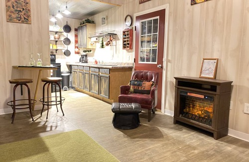 Trappist Cabaña | It’s Quit’n Time ❤️ Lost On Purpose Retreat❤️ Sleeps 5