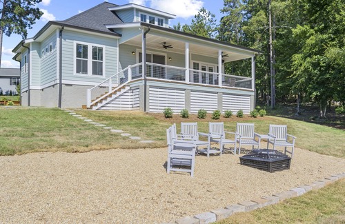Milledgeville Casa | It's Shore To Be A Lake Day - Brand New Beautifully Decorated Lake Home
